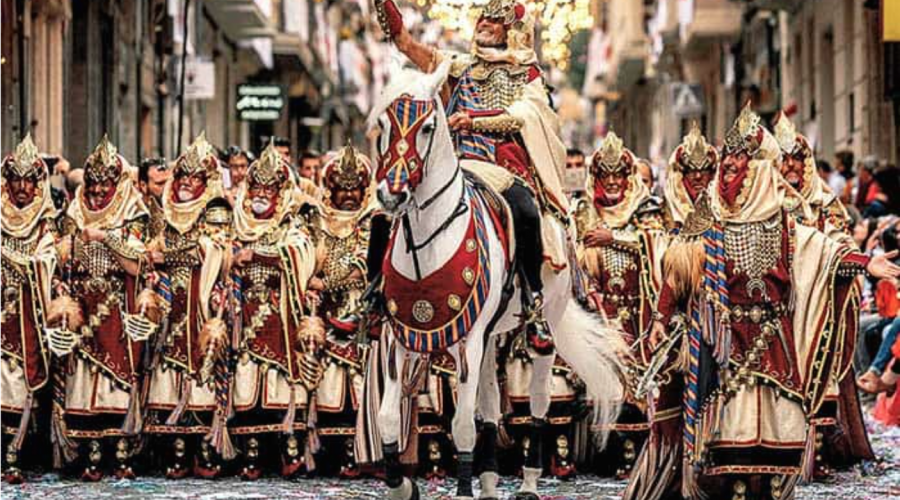 Moros y Cristianos de Alcoy 2022: uno de los actos mas característicos de este mes, día del Alardo